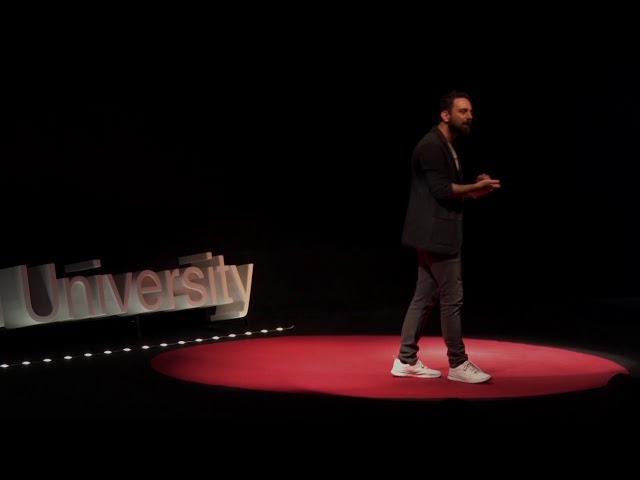 Oshxonada yalangoch ayol